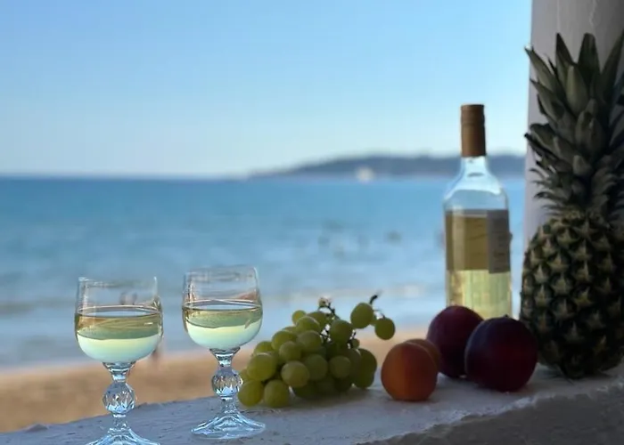 Sea View Theoni * Katakolo